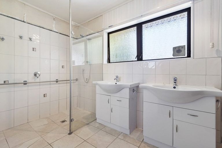 Photo of property in 2/19 South Street, Papakura, 2110