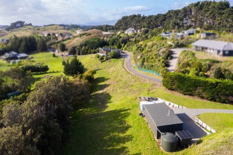 Photo of property in 194 Peka Peka Road, Peka Peka, Waikanae, 5391
