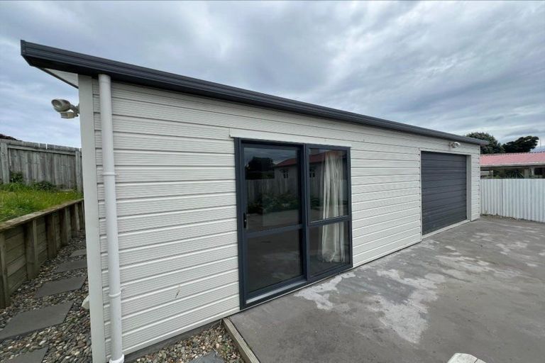 Photo of property in 33 Rangiora Street, Castlecliff, Whanganui, 4501