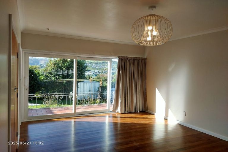 Photo of property in 5 Larsen Crescent, Tawa, Wellington, 5028