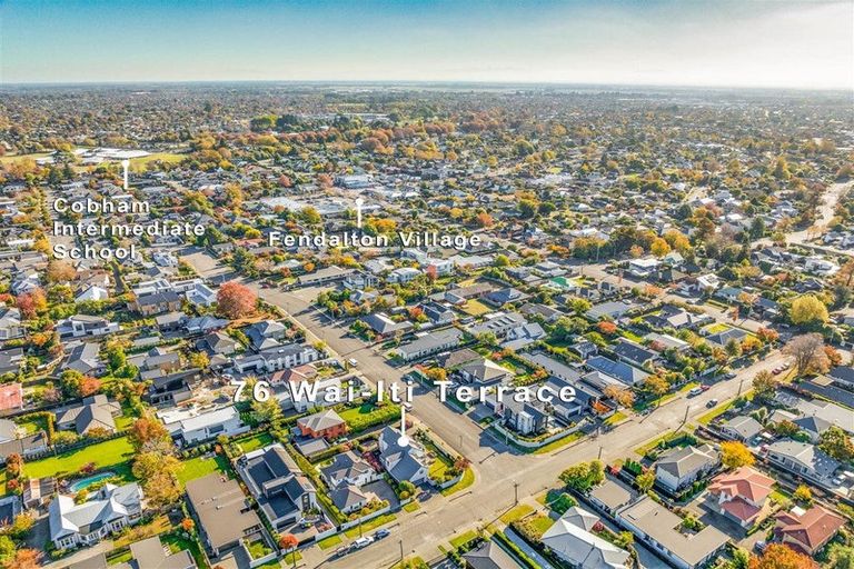 Photo of property in 76 Wai-iti Terrace, Bryndwr, Christchurch, 8052