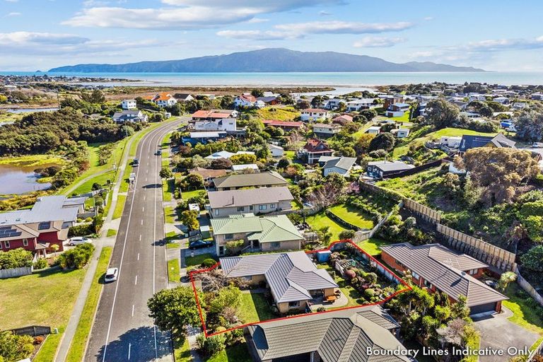 Photo of property in 125 Weggery Drive, Waikanae Beach, Waikanae, 5036