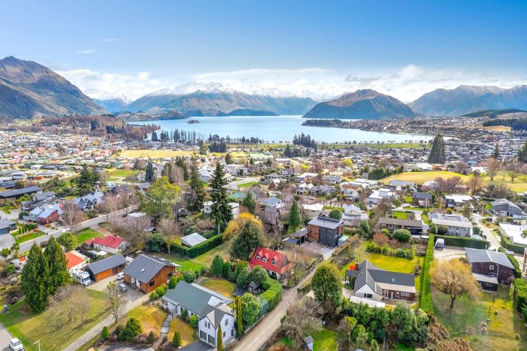 Photo of property in 188 Stone Street, Wanaka, 9305