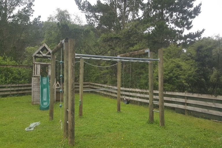 Photo of property in 185 Tahekeroa Road, Tahekeroa, Kaukapakapa, 0873