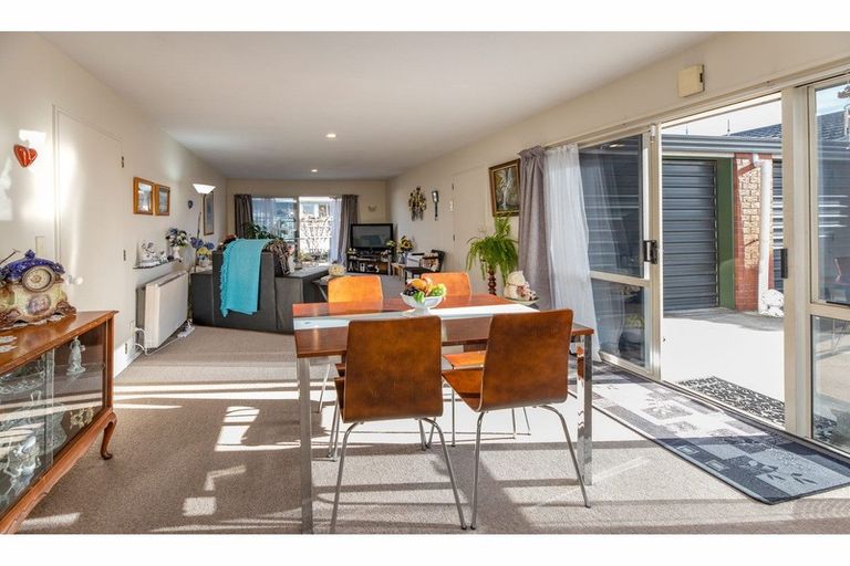 Photo of property in 2/479 Main South Road, Hornby, Christchurch, 8042