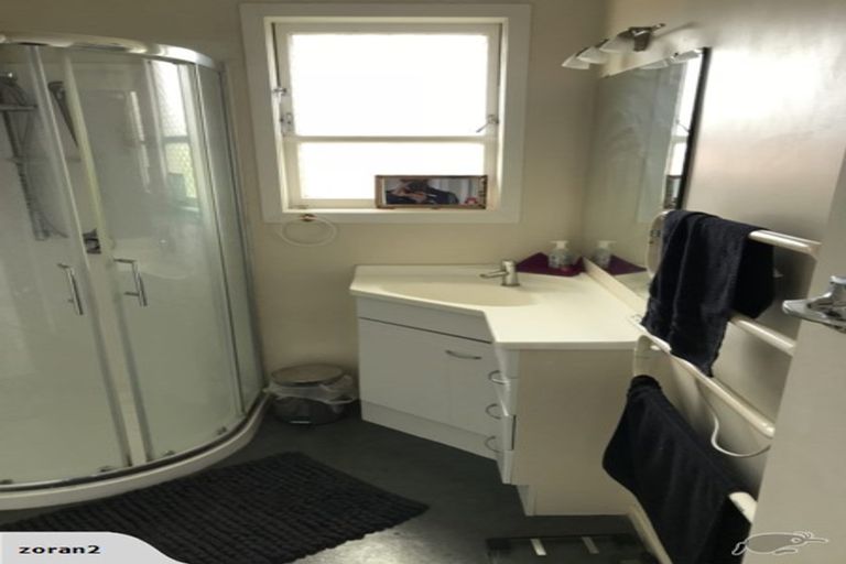 Photo of property in 14 Yeovil Road, Te Atatu Peninsula, Auckland, 0610