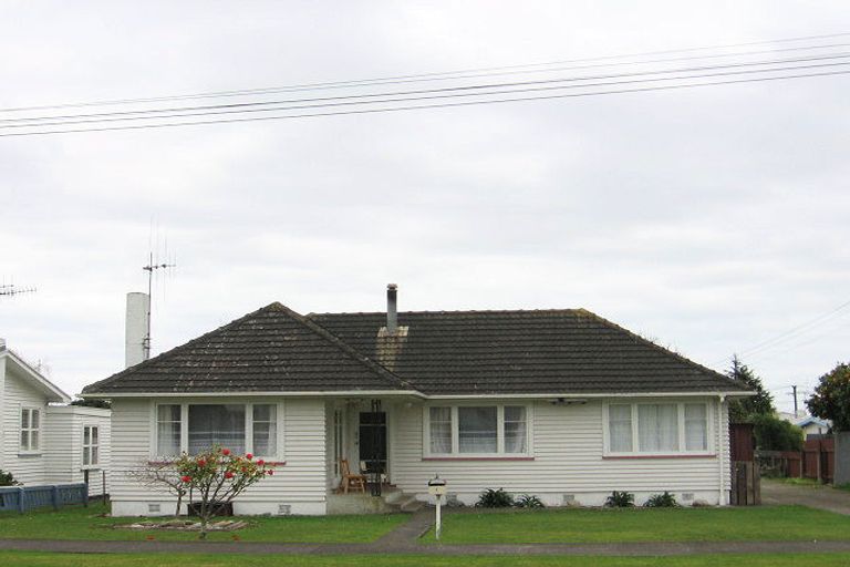 Photo of property in 4 Seddon Street, Levin, 5510