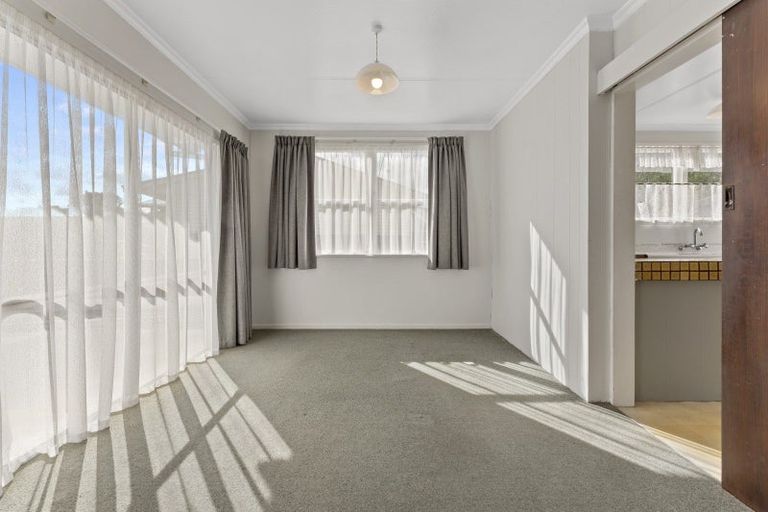 Photo of property in 12 Pinedale Parade, Milson, Palmerston North, 4414