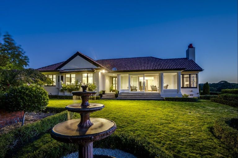 Photo of property in 44 Busby Hill, Havelock North, 4130