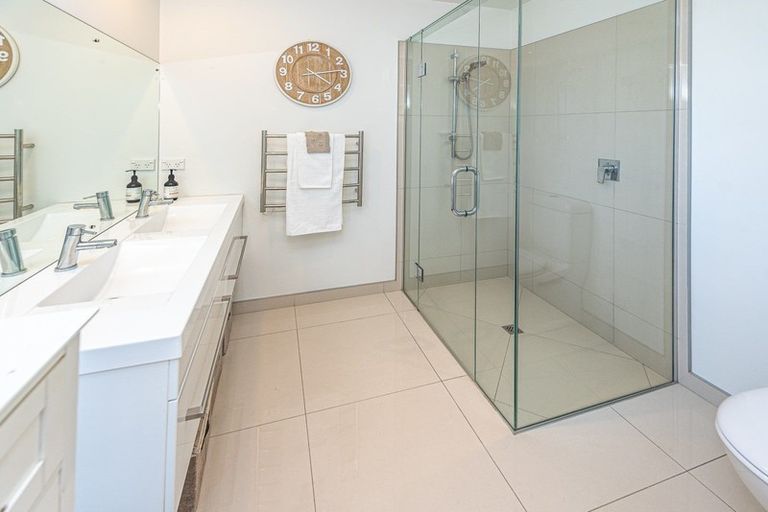 Photo of property in 16 Egmont Street, Patea, 4520