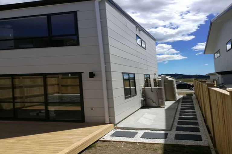 Photo of property in 10 Toia Lane, Silverdale, 0932