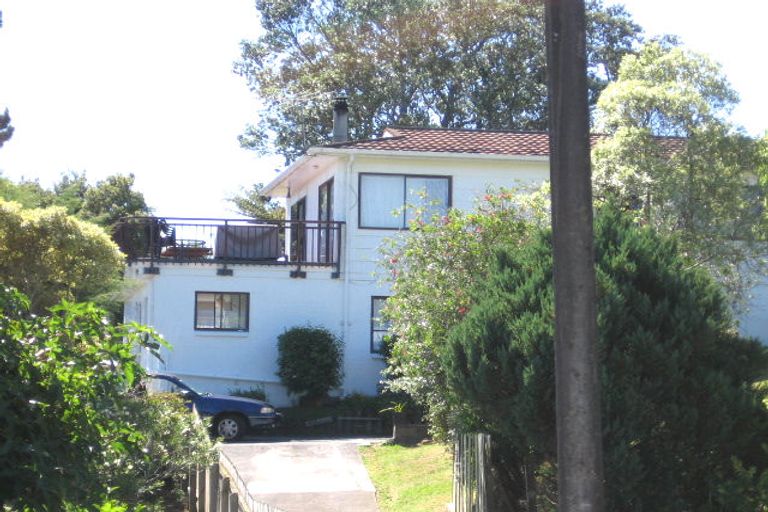 Photo of property in 21 Sispara Place, Beach Haven, Auckland, 0626