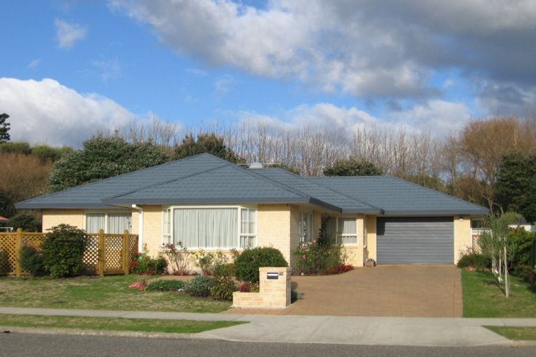 Photo of property in 74 Weggery Drive, Waikanae Beach, Waikanae, 5036