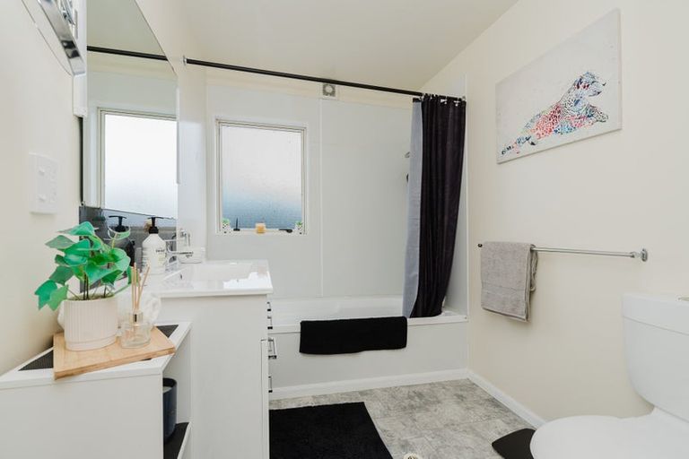 Photo of property in 28 Maitland Street, Frankton, Hamilton, 3204