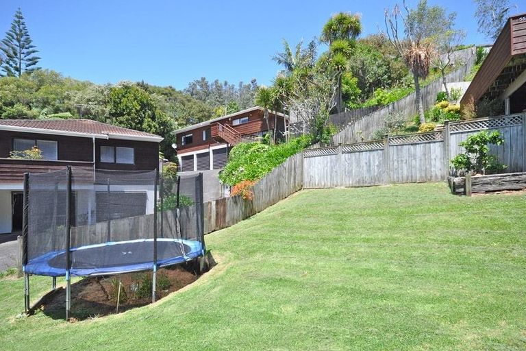 Photo of property in 2/55 Greenvalley Rise, Glenfield, Auckland, 0629