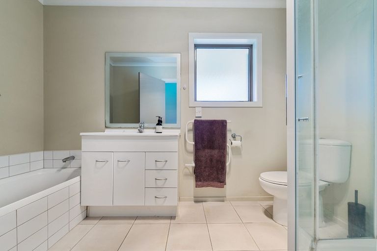 Photo of property in 51/64 Kawaha Point Road, Kawaha Point, Rotorua, 3010