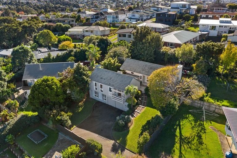 Photo of property in 17 Lydia Avenue, Northcote, Auckland, 0627