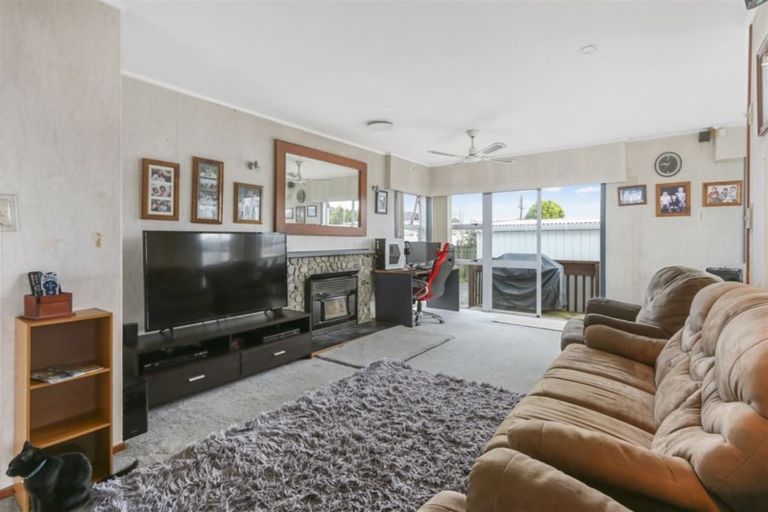 Photo of property in 256 Triangle Road, Massey, Auckland, 0614
