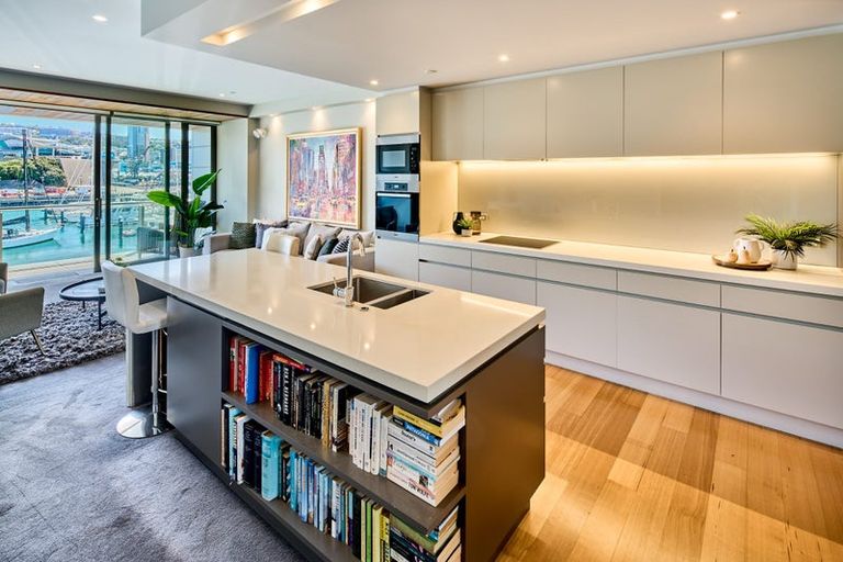 Photo of property in Clyde Quay Wharf, 2d/1 Clyde Quay Wharf, Te Aro, Wellington, 6011