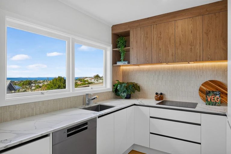 Photo of property in 313 East Coast Road, Mairangi Bay, Auckland, 0630