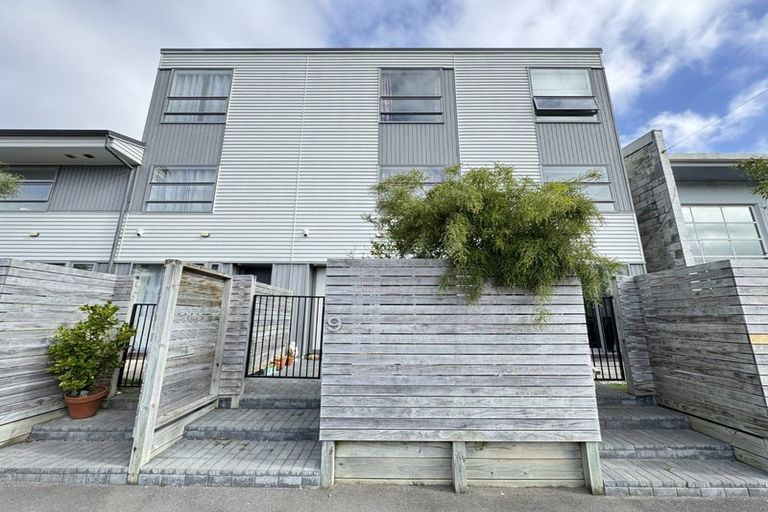 Photo of property in 9/24 Princess Terrace, Newtown, Wellington, 6021