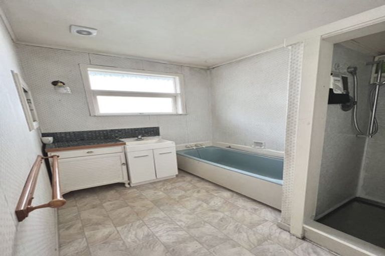 Photo of property in 14 Rogers Road, Manurewa, Auckland, 2102