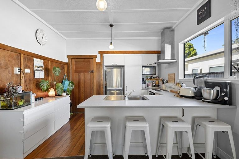 Photo of property in 17 Massey Street, Westown, New Plymouth, 4310