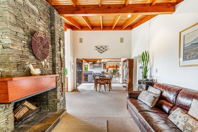 Photo of property in 3 Park Rise, Campbells Bay, Auckland, 0630