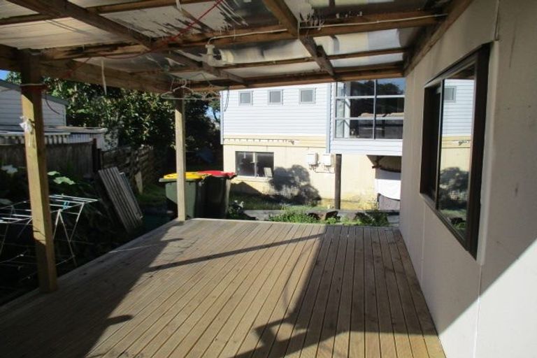 Photo of property in 2/14a Kurnell Drive, Botany Downs, Auckland, 2010