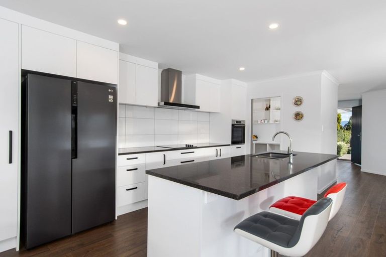 Photo of property in 93a Margaret Drive, Omokoroa, 3114