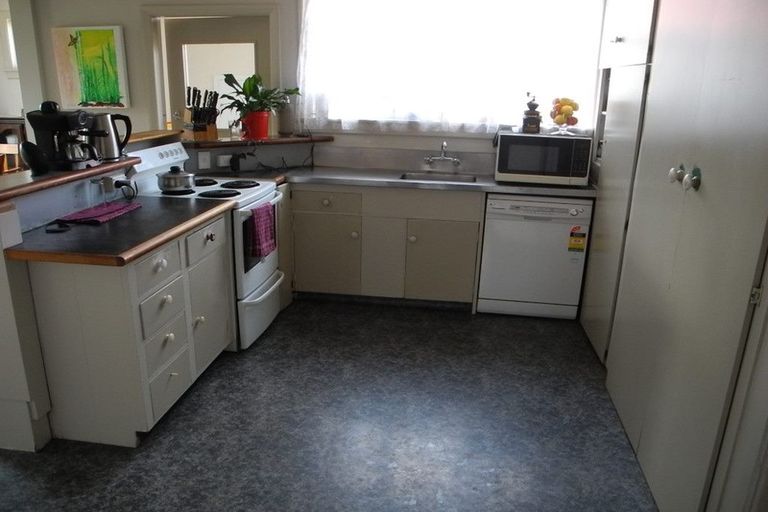 Photo of property in 10 Michael Street, Waimate, 7924