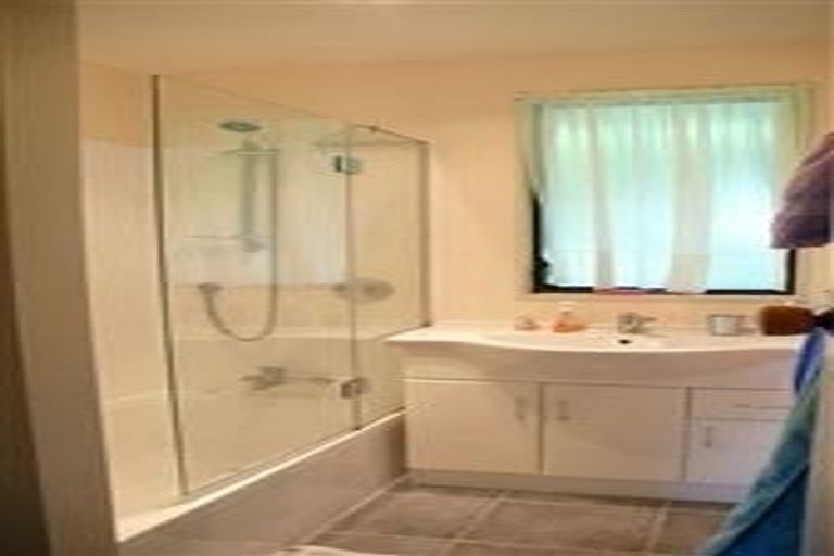 Photo of property in 2/141 Spinella Drive, Bayview, Auckland, 0629