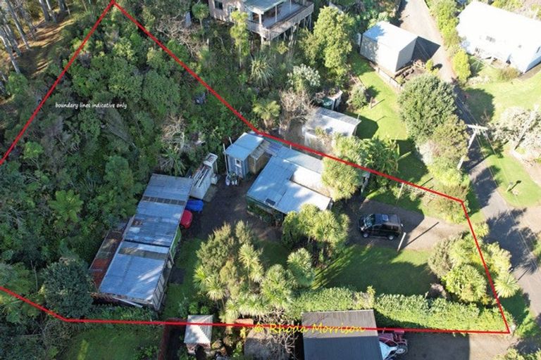 Photo of property in 11 Moana Road, Tinopai, Matakohe, 0593