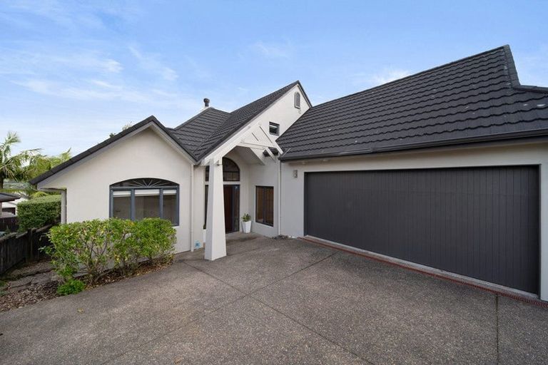 Photo of property in 25 Brooke Ridge Rise, East Tamaki Heights, Auckland, 2016