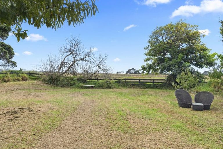 Photo of property in 104 Kaihau Road, Karioitahi, Waiuku, 2683