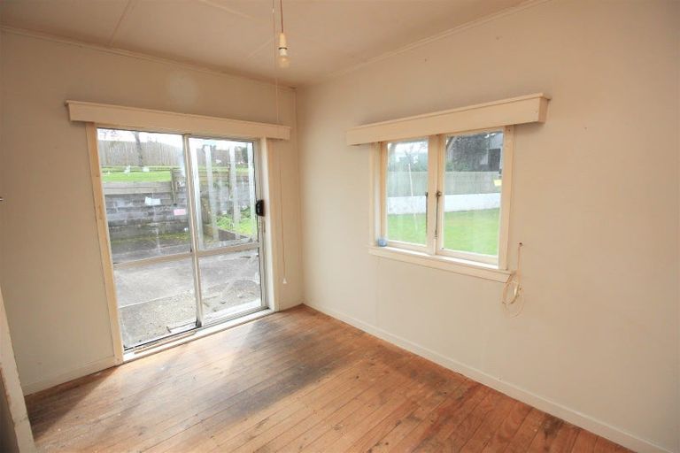 Photo of property in 12 Ngapapa Street, Urenui, 4375