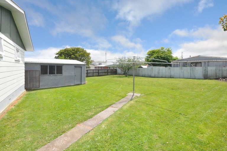 Photo of property in 104 Cargill Street, Papakura, 2110