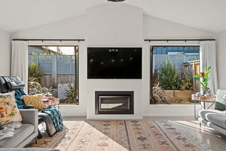 Photo of property in 32 Corriedale Road, Jacks Point, 9371