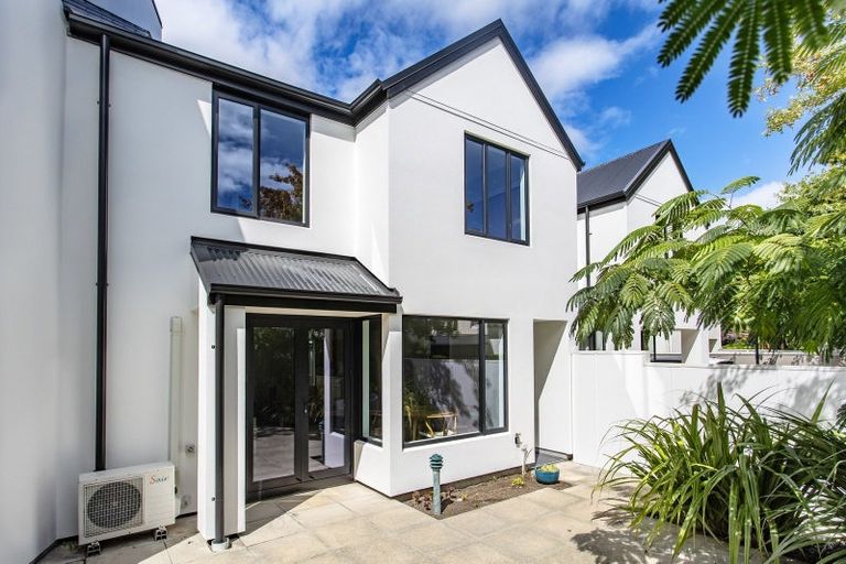 Photo of property in 3 Oakford Close, Riccarton, Christchurch, 8011