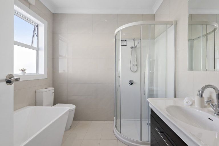 Photo of property in 74 Oroua Street, Eastbourne, Lower Hutt, 5013