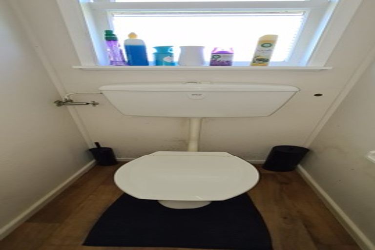 Photo of property in 296 Main Road, Tawa, Wellington, 5028