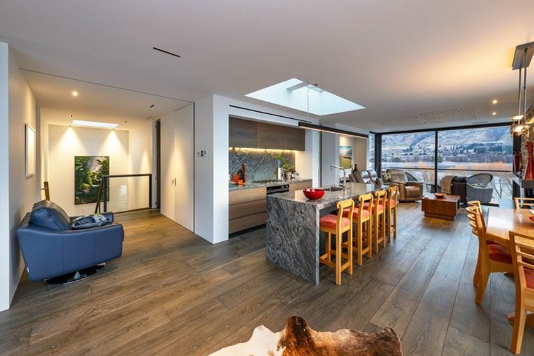 Photo of property in 4 Bay Rise, Wanaka, 9305