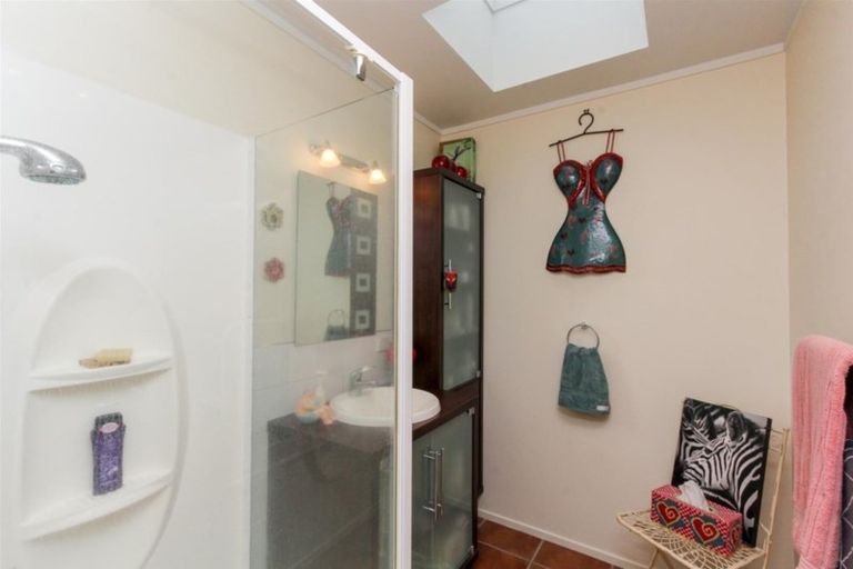 Photo of property in 54 Cutfield Road, New Plymouth, 4310