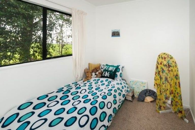 Photo of property in 2/25 Philson Terrace, Browns Bay, Auckland, 0630