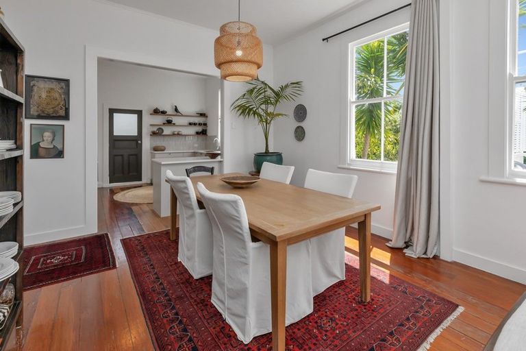 Photo of property in 34 Beach Road, Onerahi, Whangarei, 0110