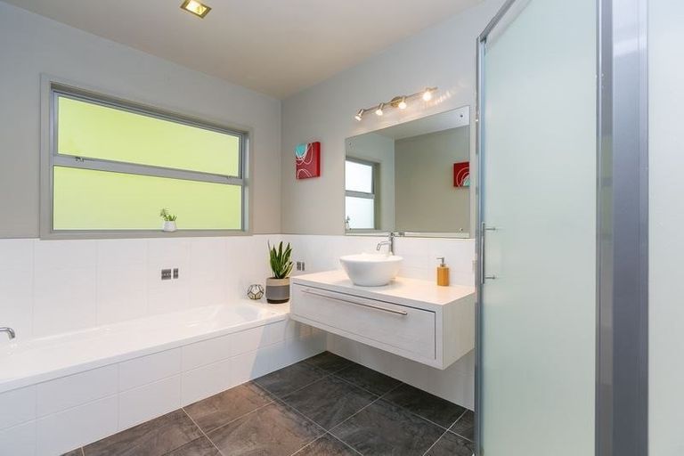 Photo of property in 11 Cherry Lane, Hurdon, New Plymouth, 4310