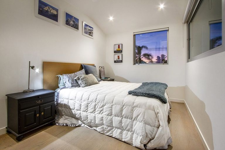 Photo of property in 21 Ocean View Road, Milford, Auckland, 0620