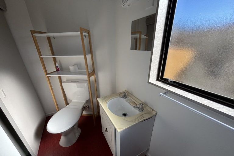 Photo of property in 2 Humphries Place, Awapuni, Palmerston North, 4412