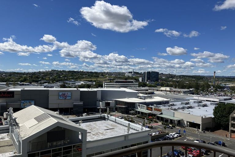 Photo of property in The Rennaissance, 13h/18 Ronwood Avenue, Manukau, Auckland, 2104