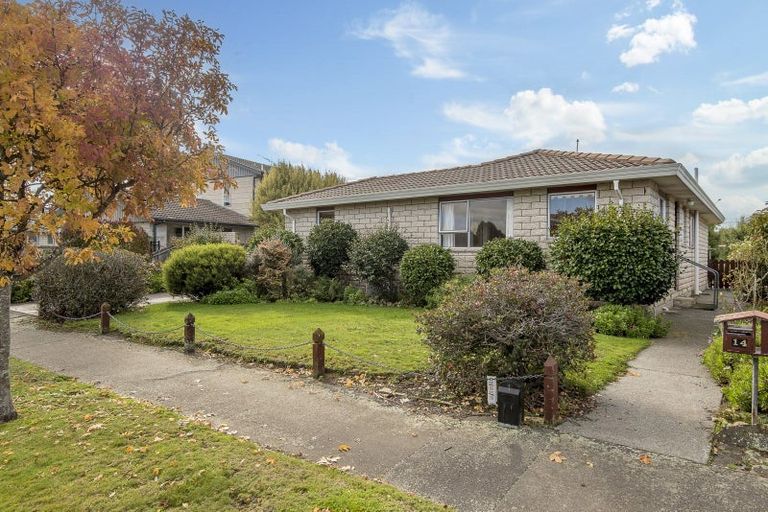 Photo of property in 14 Daytona Place, Parklands, Christchurch, 8083